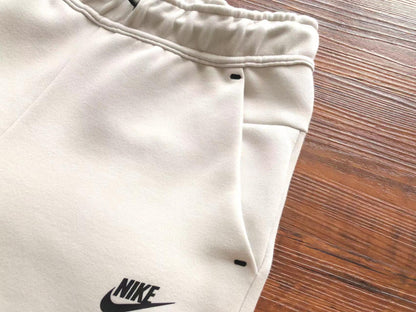 Nike Tech Fleece Branco